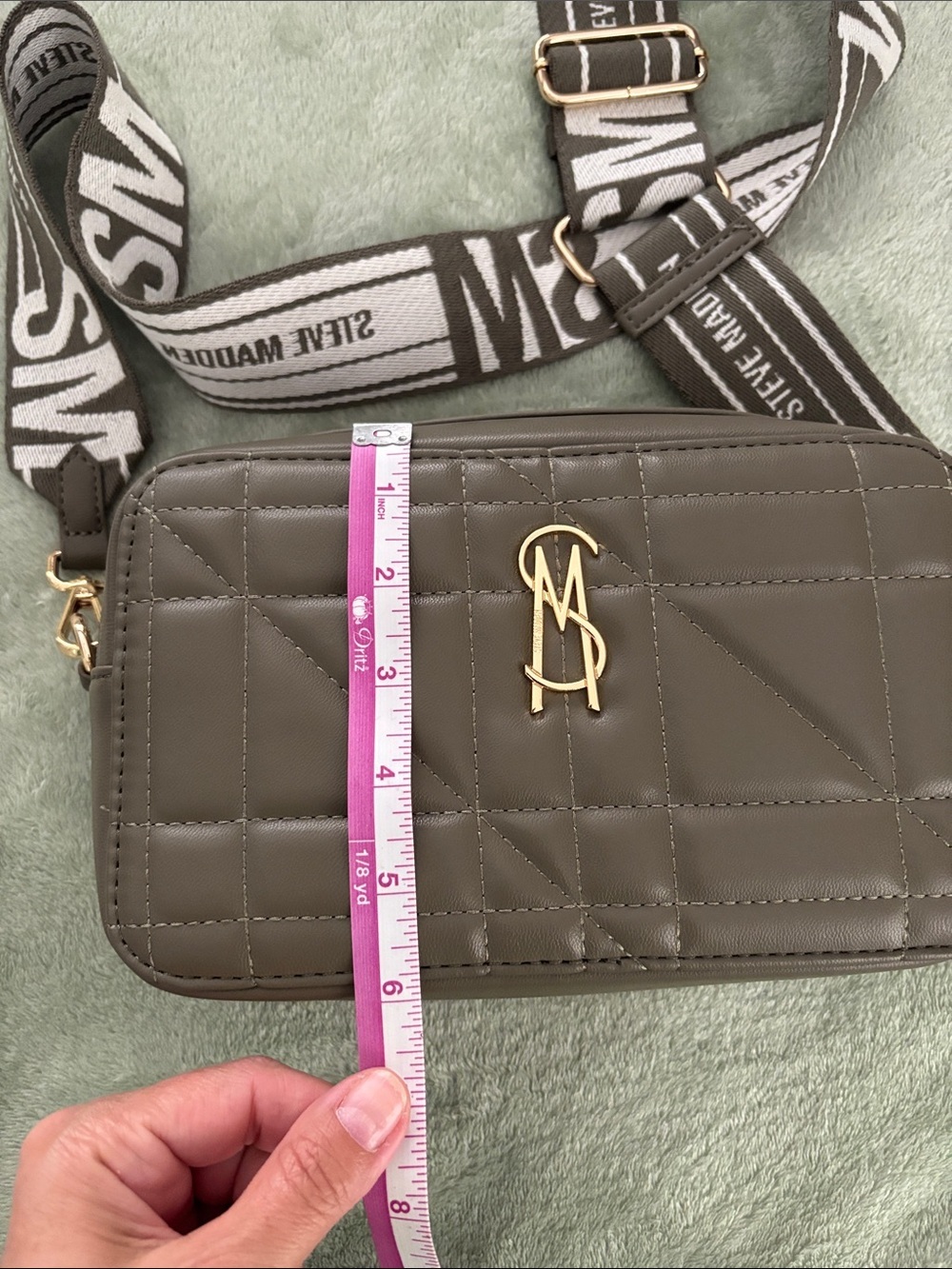 Steve Madden Quilted Crossbody Bag in Taupe with Gold Hardware - Picture 9 of 10